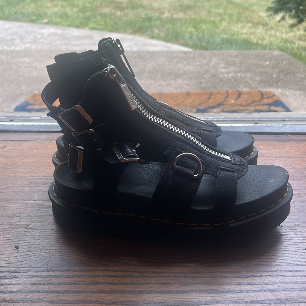 Dr. Marten’s gladiator sandal in mint condition size 7 - Picture 3 of 7